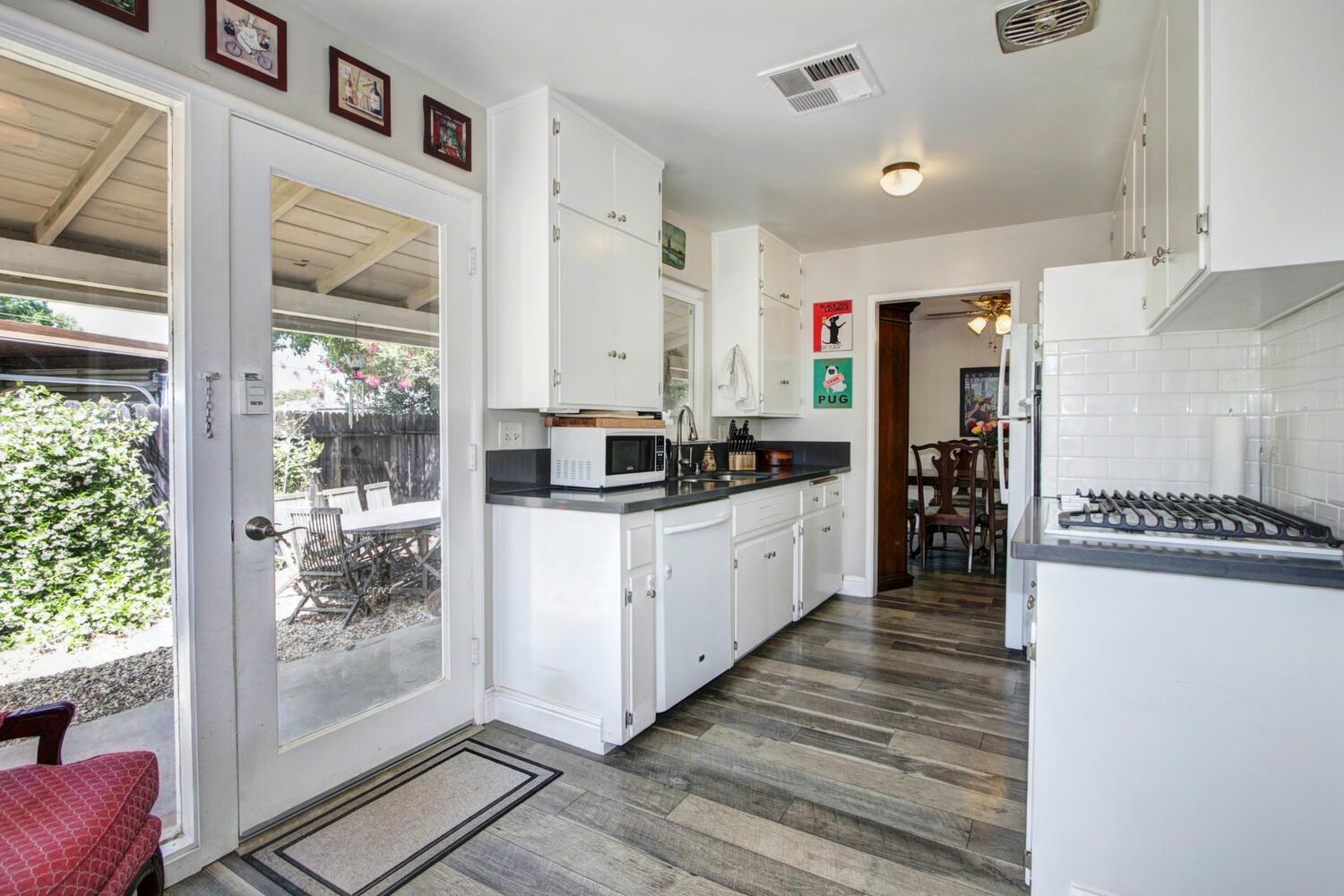 Hesket Way, Sacramento, California image 27