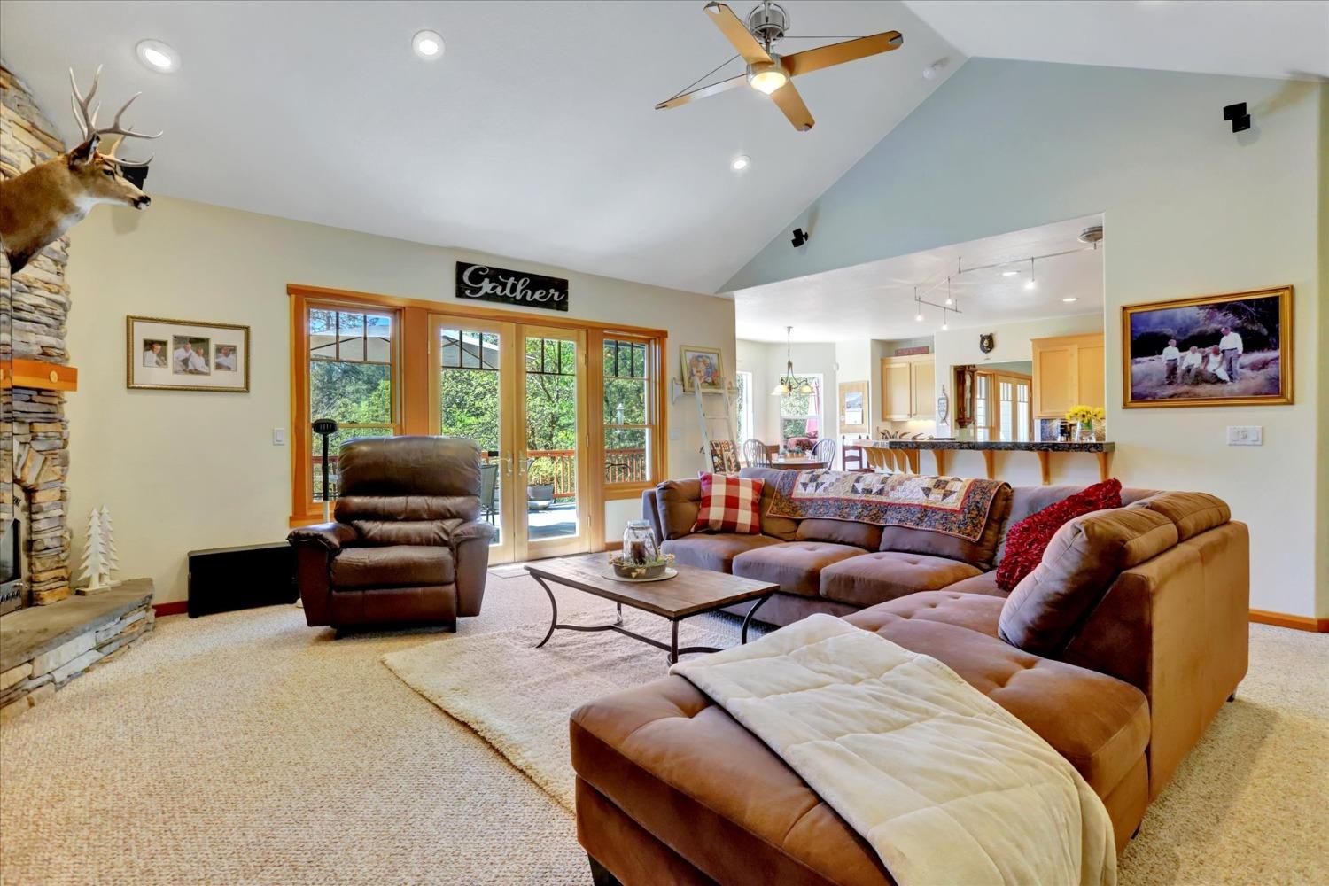 Detail Gallery Image 16 of 80 For 12673 Hoppy Hollow Rd, Grass Valley,  CA 95945 - 4 Beds | 3/1 Baths