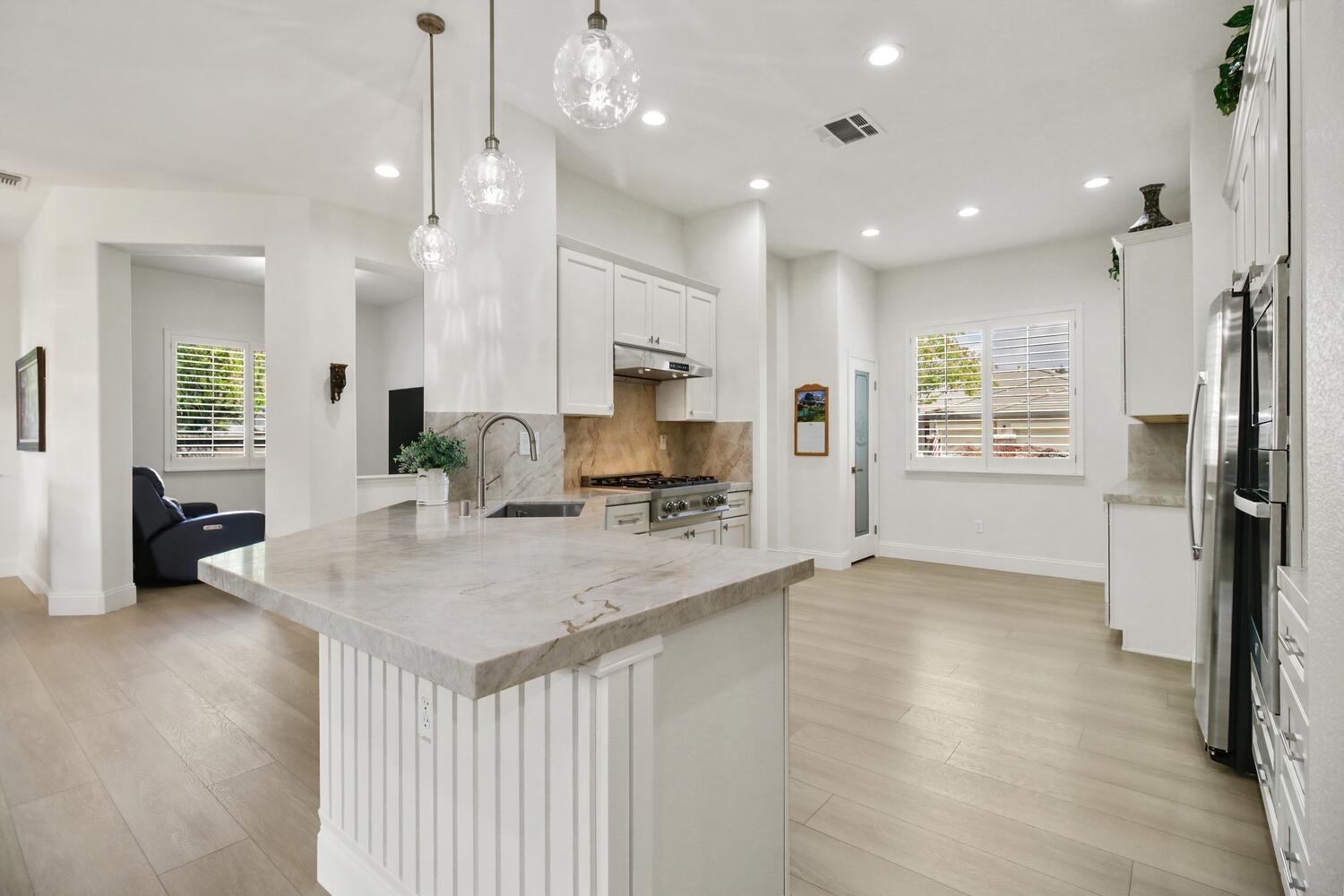 Detail Gallery Image 22 of 85 For 2500 Emerald Lake, Elk Grove,  CA 95758 - 2 Beds | 2 Baths