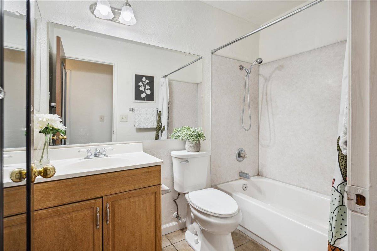 Detail Gallery Image 15 of 26 For 4308 Tallyho Dr, Sacramento,  CA 95826 - 3 Beds | 2 Baths