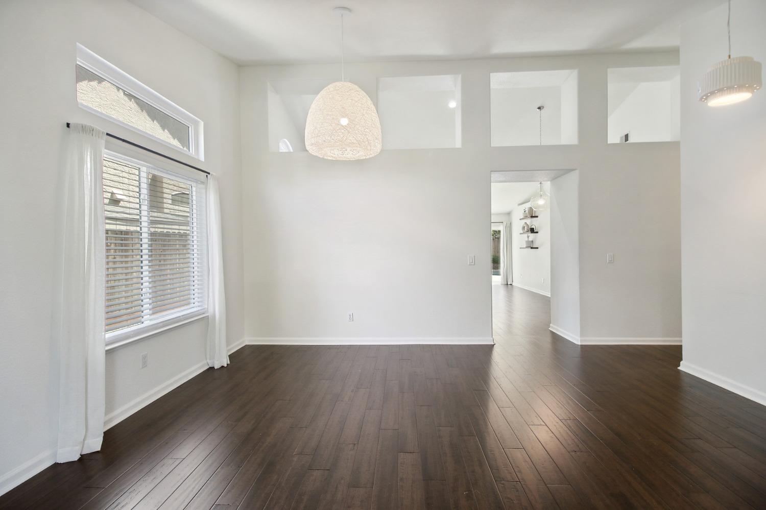 Avenida Martina, Roseville, California image 9