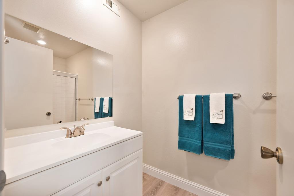 Casitas Bonito, Sacramento, California image 22