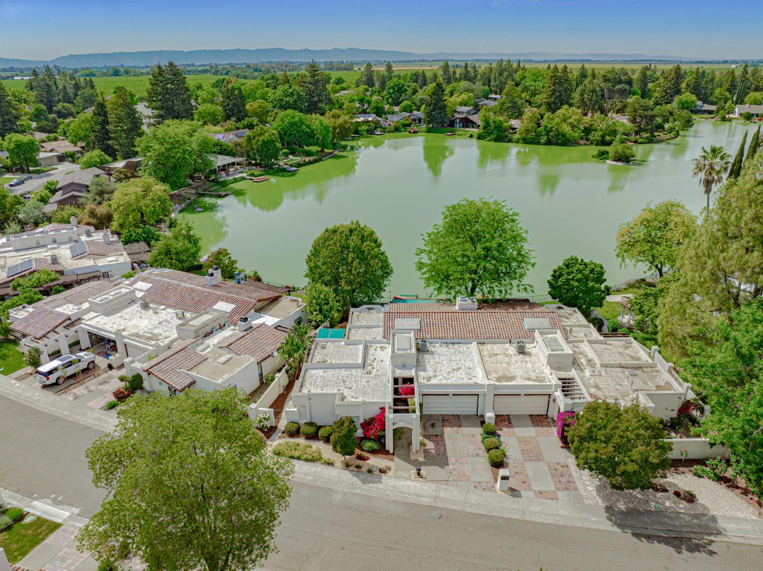 Lake Terrace Circle, Davis, California image 31