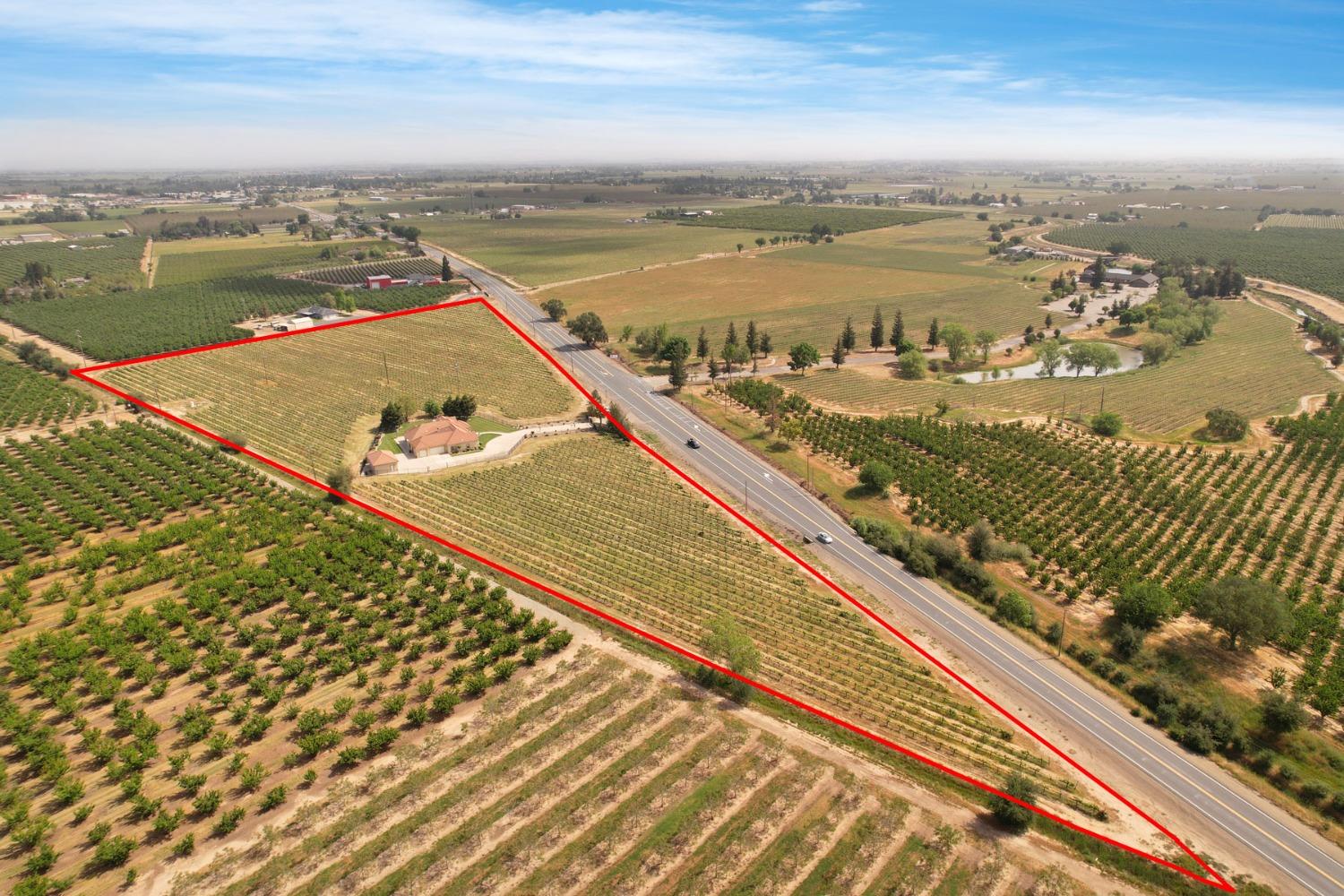 Detail Gallery Image 10 of 82 For 16355 N Highway 88, Lodi,  CA 95240 - 5 Beds | 4 Baths