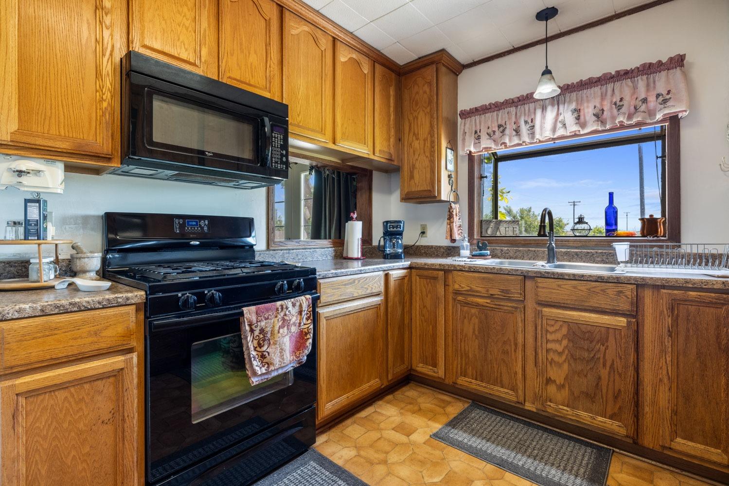 N Graham Road, Acampo, California image 24