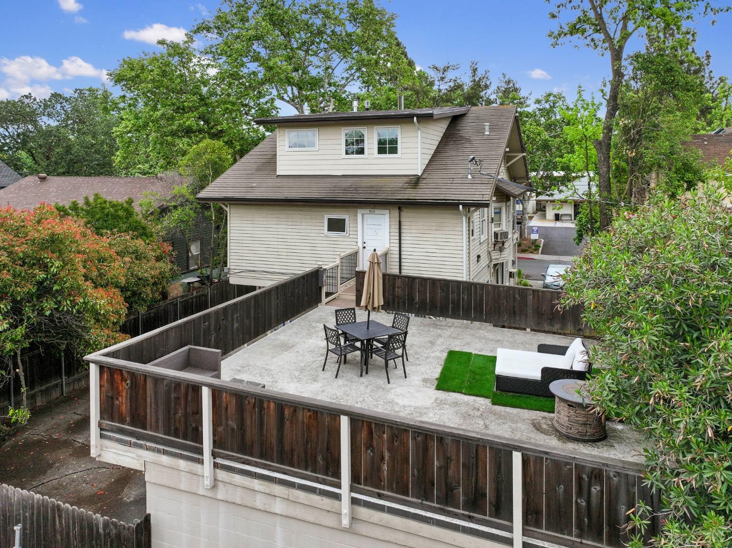 Detail Gallery Image 16 of 26 For 910 38th St, Sacramento,  CA 95816 - – Beds | – Baths