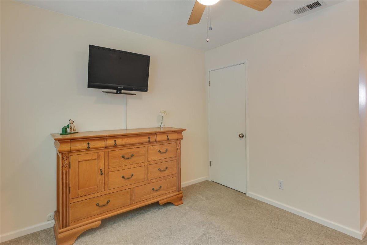 Detail Gallery Image 19 of 42 For 5401 Norway Dr, Orangevale,  CA 95662 - 4 Beds | 2 Baths