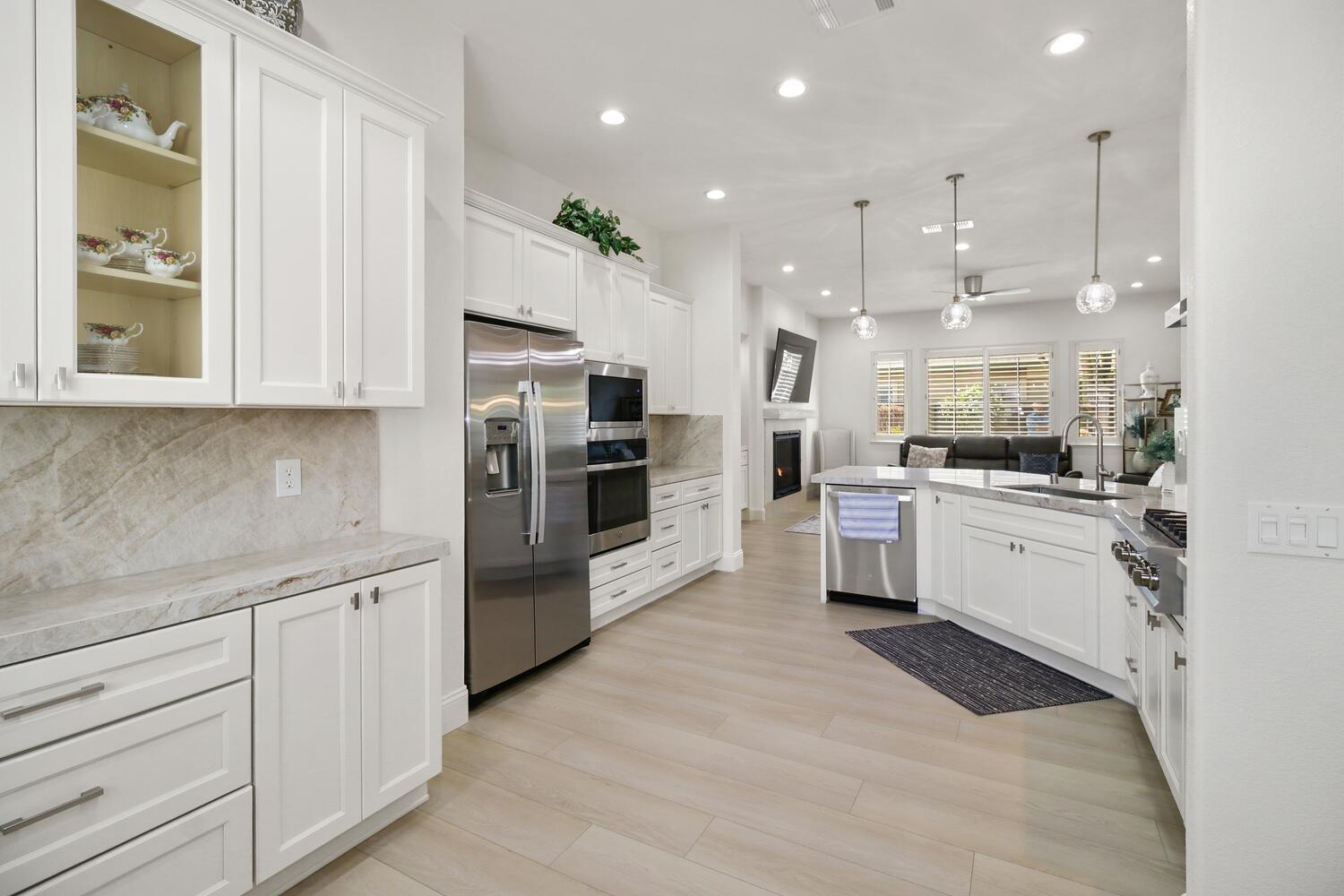 Detail Gallery Image 32 of 85 For 2500 Emerald Lake, Elk Grove,  CA 95758 - 2 Beds | 2 Baths