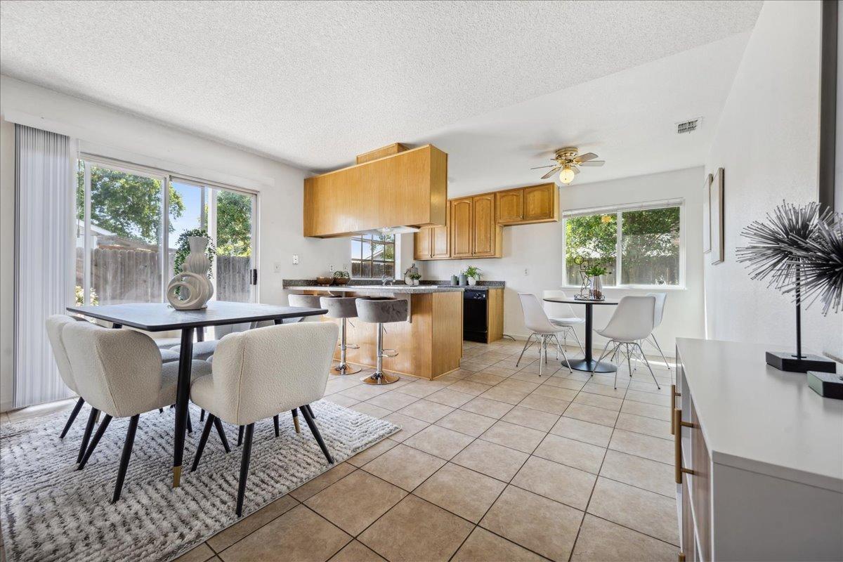 Detail Gallery Image 8 of 26 For 4308 Tallyho Dr, Sacramento,  CA 95826 - 3 Beds | 2 Baths