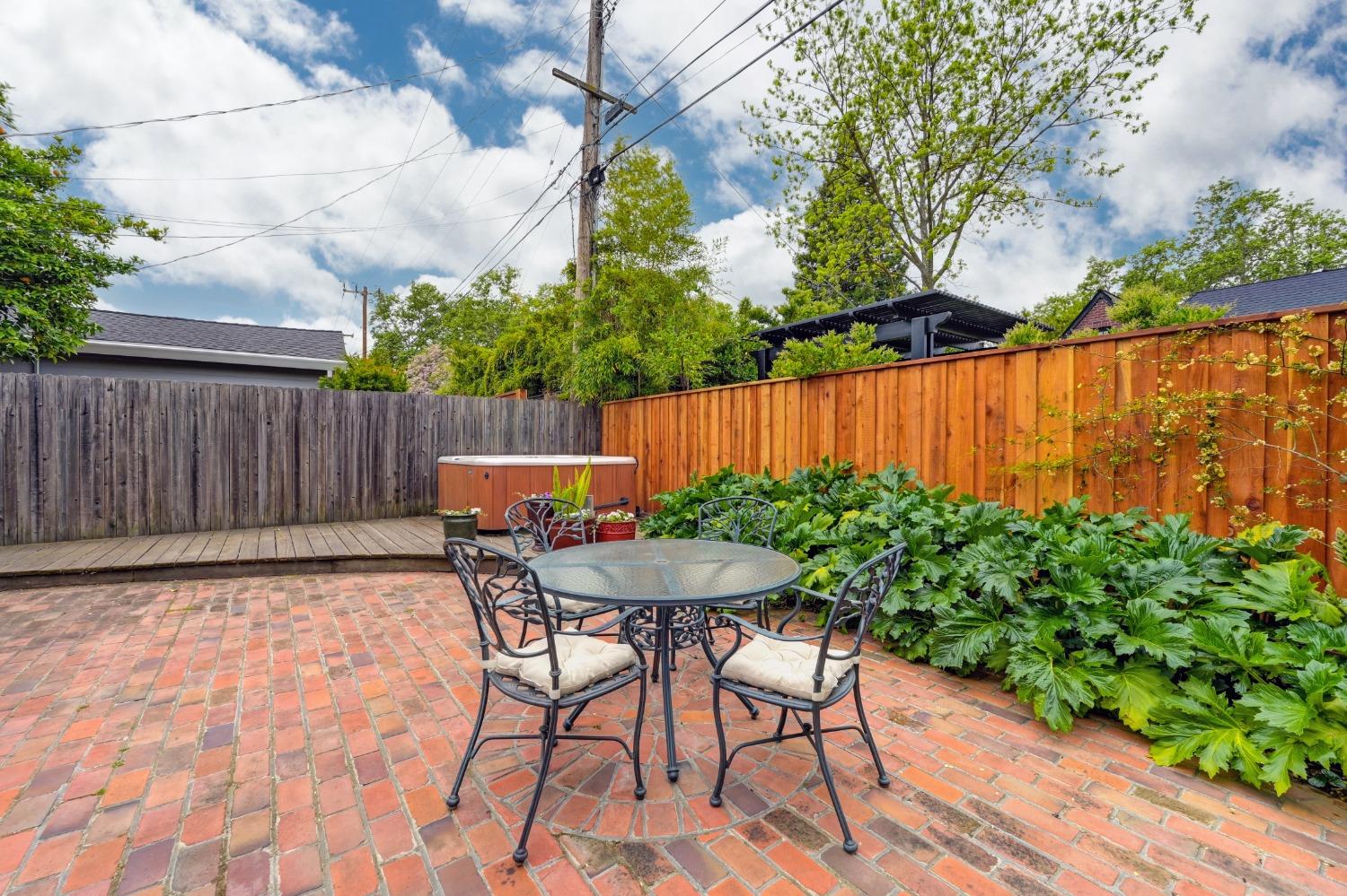 property-img