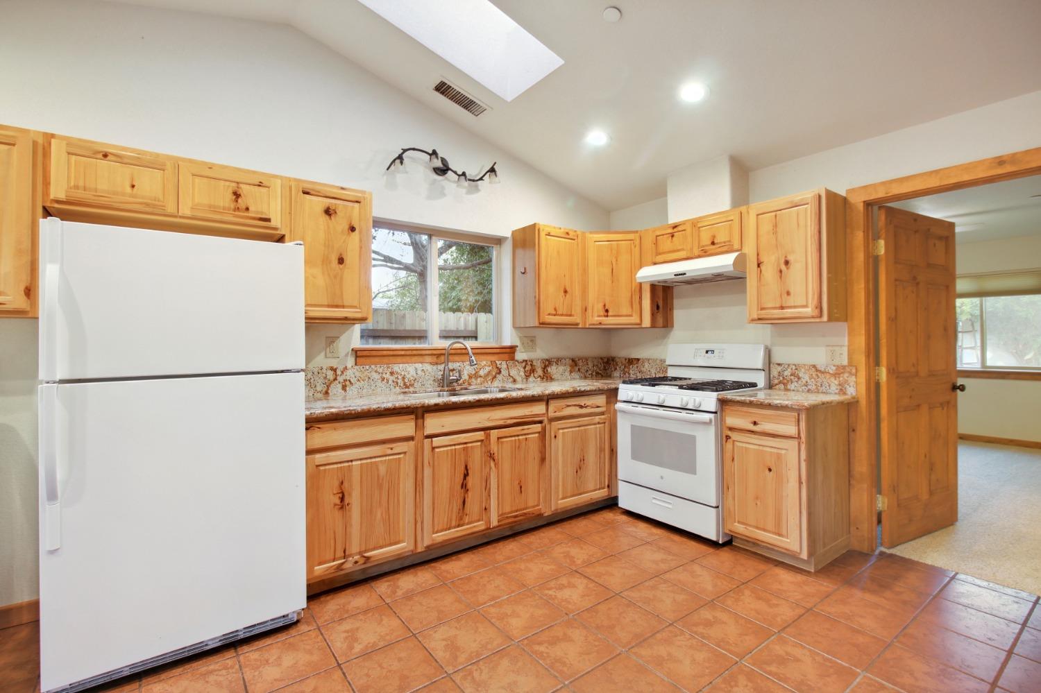 Detail Gallery Image 37 of 57 For 915 Eureka Ave, Davis,  CA 95616 - 6 Beds | 5 Baths