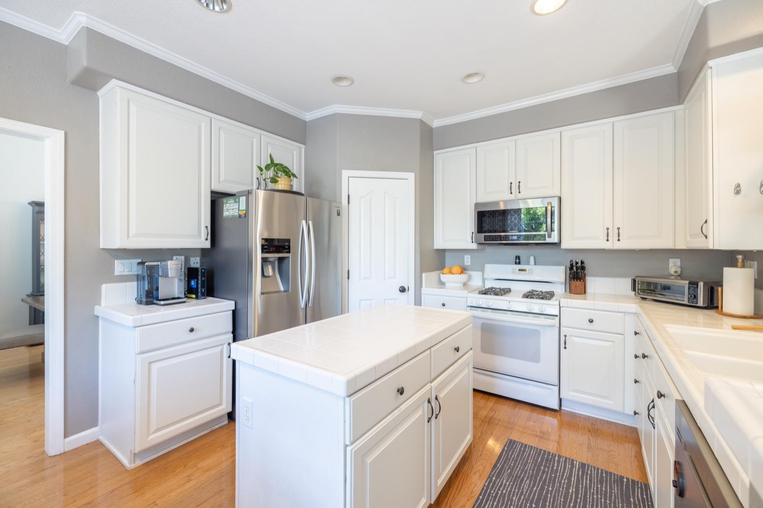 Detail Gallery Image 10 of 63 For 23 Alazar Ct, Sacramento,  CA 95835 - 4 Beds | 3 Baths