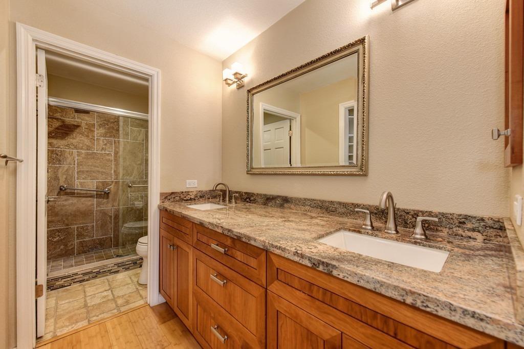 Detail Gallery Image 11 of 22 For 195 River Run Cir, Sacramento,  CA 95833 - 3 Beds | 2 Baths