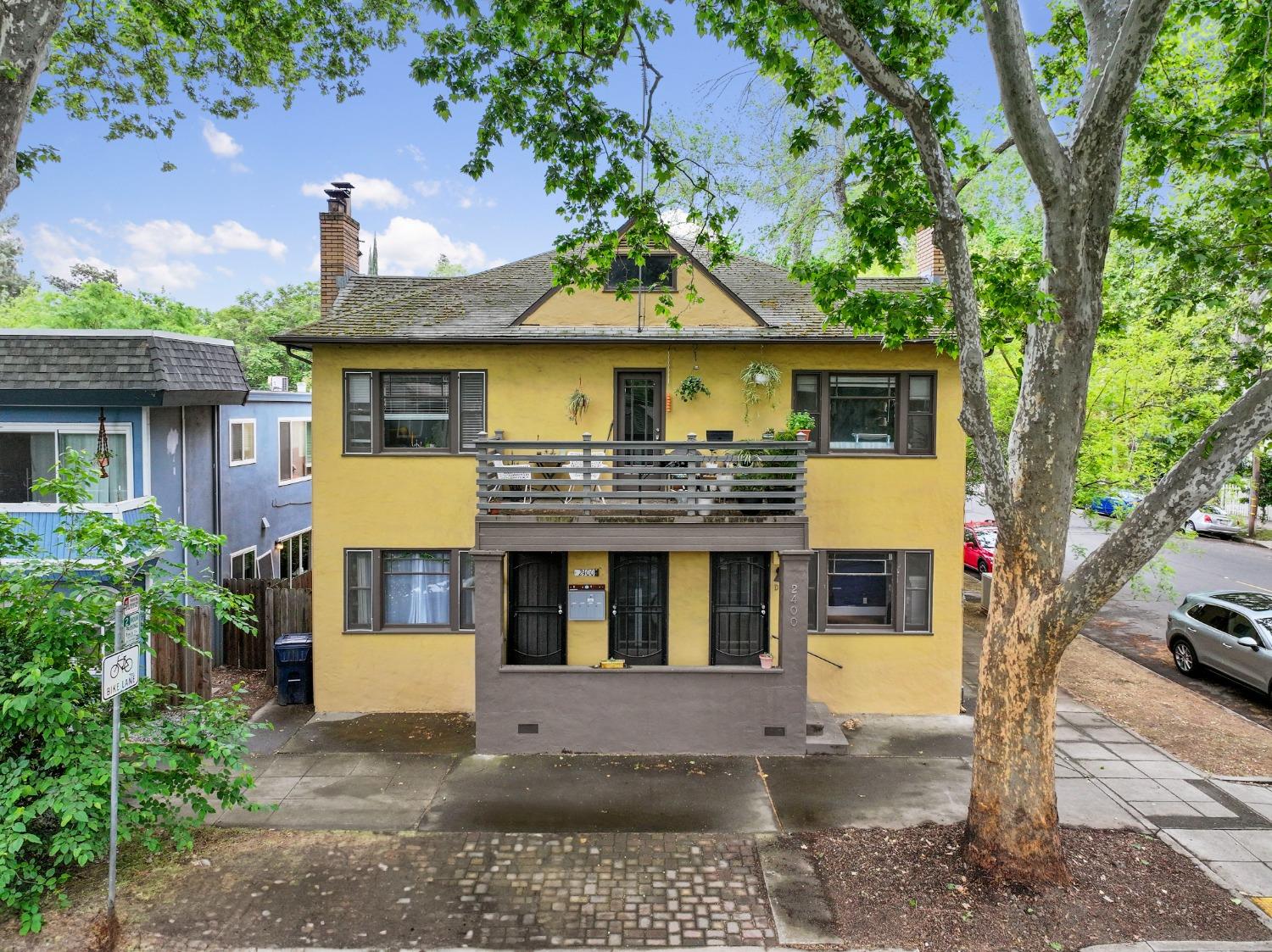 Detail Gallery Image 1 of 33 For 2400 F Street St, Sacramento,  CA 95816 - – Beds | – Baths