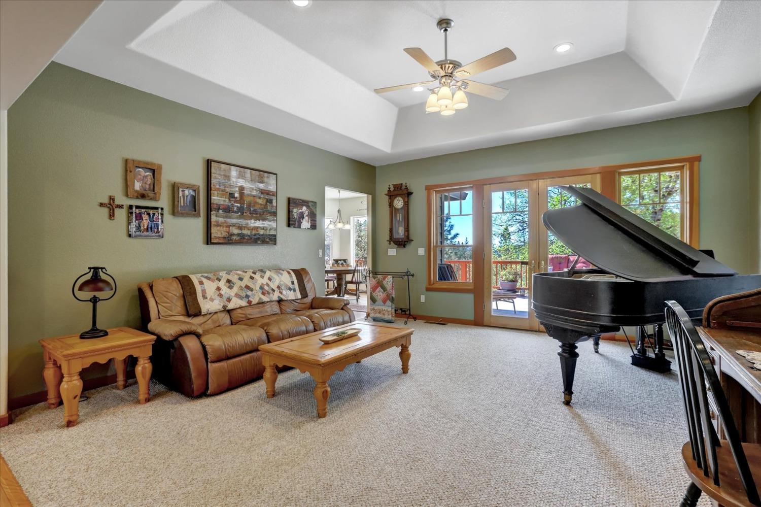 Detail Gallery Image 6 of 80 For 12673 Hoppy Hollow Rd, Grass Valley,  CA 95945 - 4 Beds | 3/1 Baths