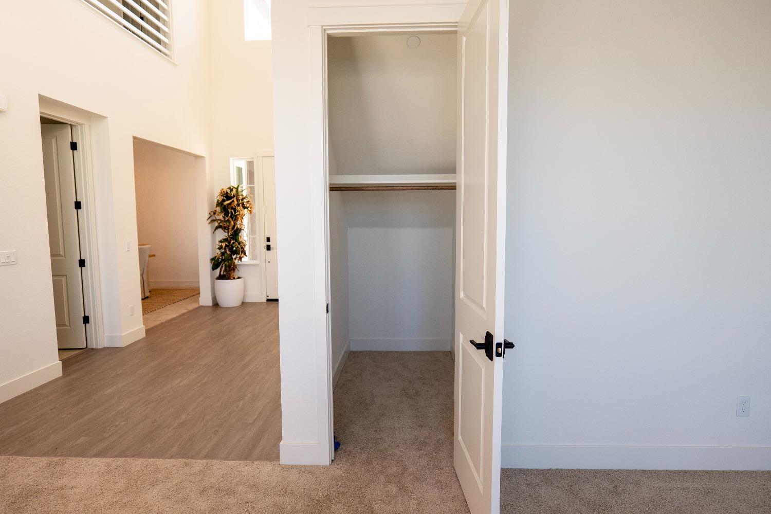 Detail Gallery Image 16 of 34 For 15912 Duggar Dr, Lathrop,  CA 95330 - 5 Beds | 4/1 Baths