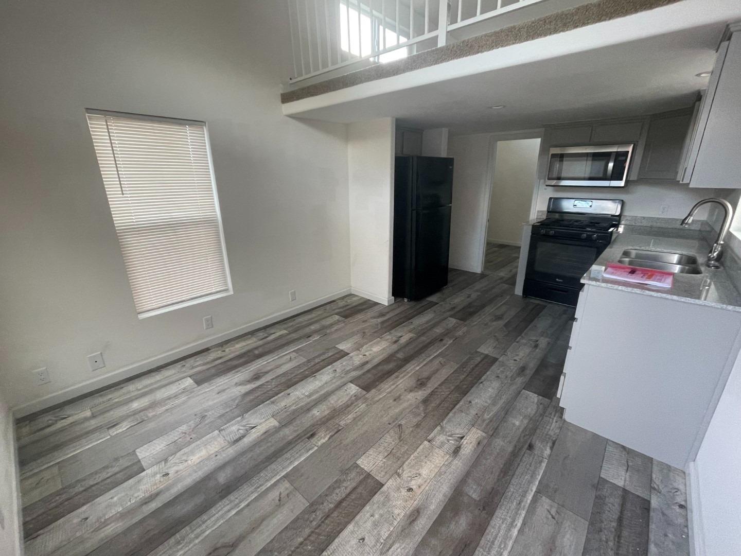 Detail Gallery Image 3 of 10 For 1300 E San Antonio St 85, San Jose,  CA 95116 - 1 Beds | 1 Baths