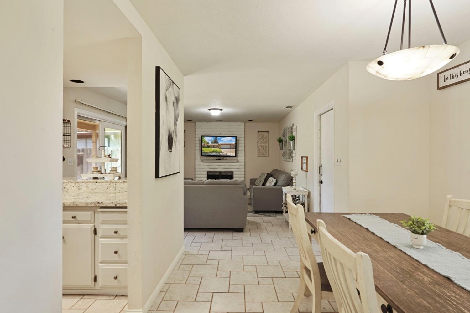 Detail Gallery Image 12 of 47 For 2572 Alexa Way, Stockton,  CA 95209 - 3 Beds | 2 Baths