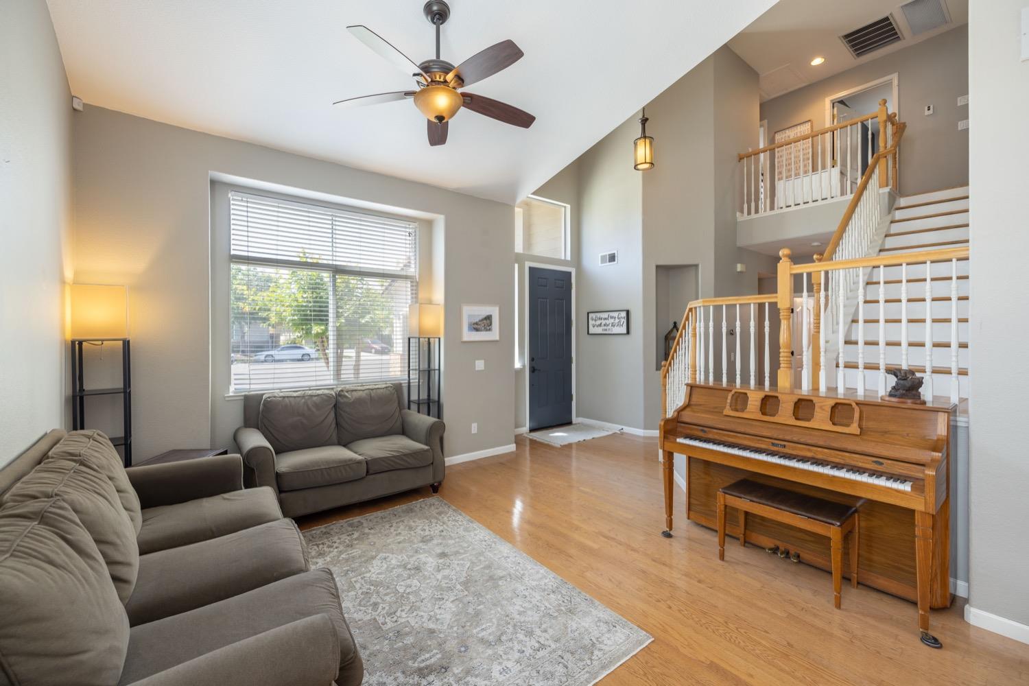 Detail Gallery Image 7 of 63 For 23 Alazar Ct, Sacramento,  CA 95835 - 4 Beds | 3 Baths