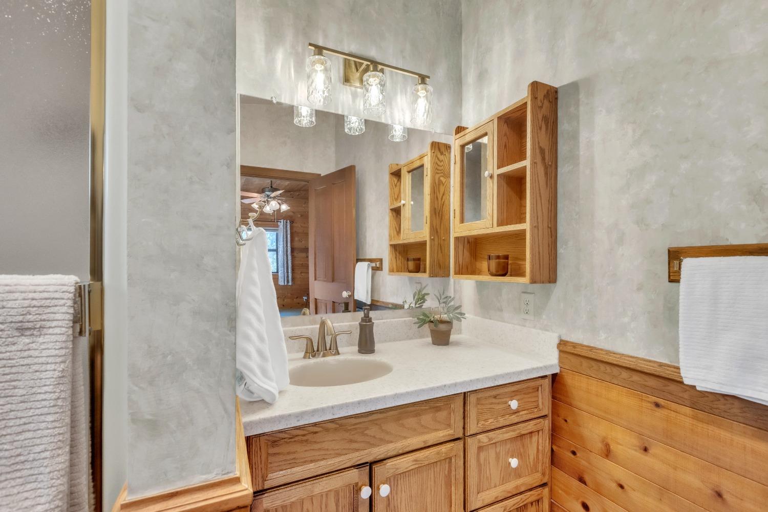 Detail Gallery Image 15 of 40 For 5784 Cold Springs Dr, Foresthill,  CA 95631 - 2 Beds | 2 Baths