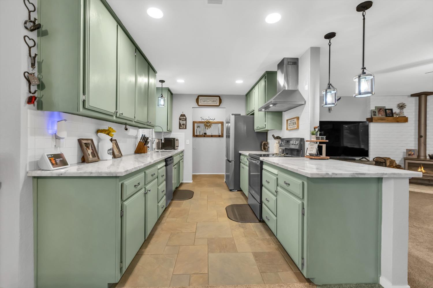 Detail Gallery Image 13 of 81 For 12184 Clay Station Rd, Herald,  CA 95638 - 3 Beds | 2 Baths