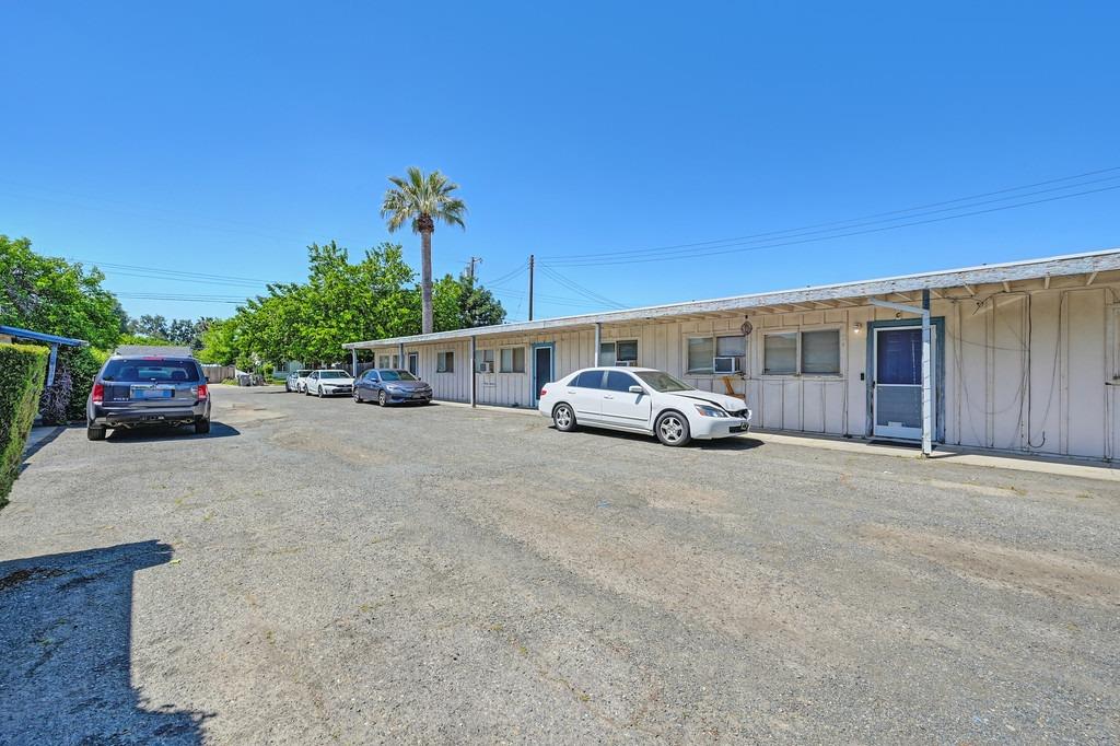 Detail Gallery Image 10 of 34 For 2730 Connie Dr, Sacramento,  CA 95815 - – Beds | – Baths