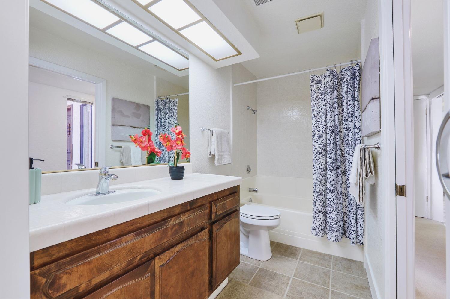 Lake Terrace Circle, Davis, California image 20