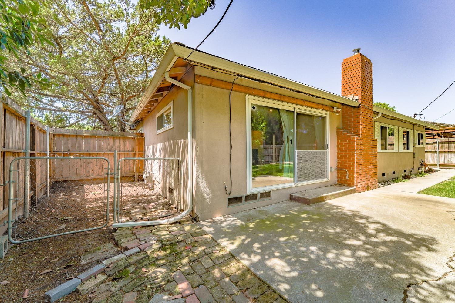 N Amber Way, Stockton, California image 37