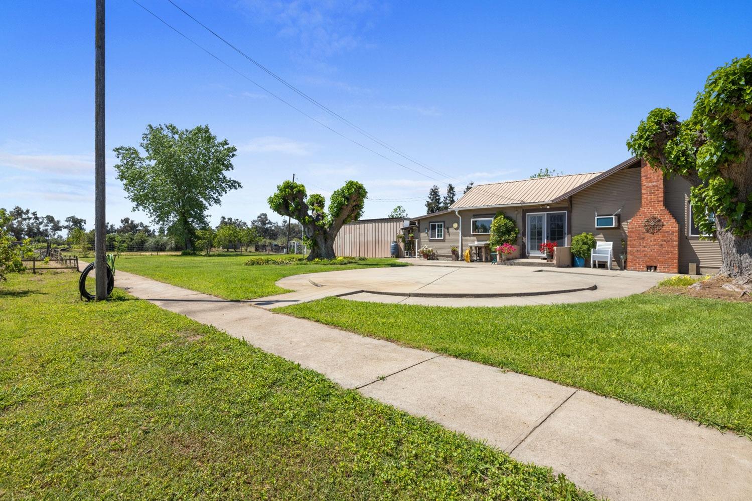 N Graham Road, Acampo, California image 34