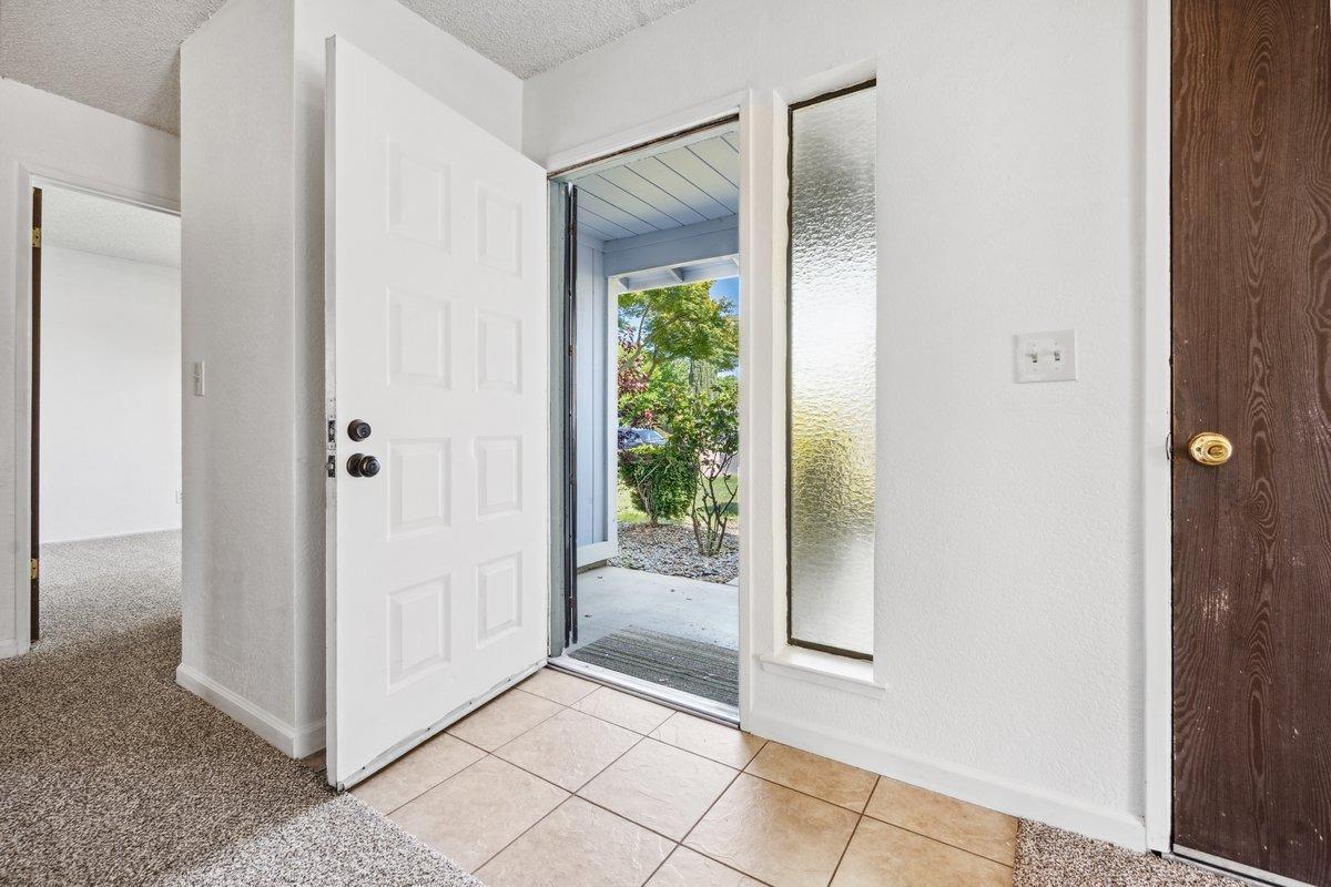 Detail Gallery Image 3 of 26 For 4308 Tallyho Dr, Sacramento,  CA 95826 - 3 Beds | 2 Baths