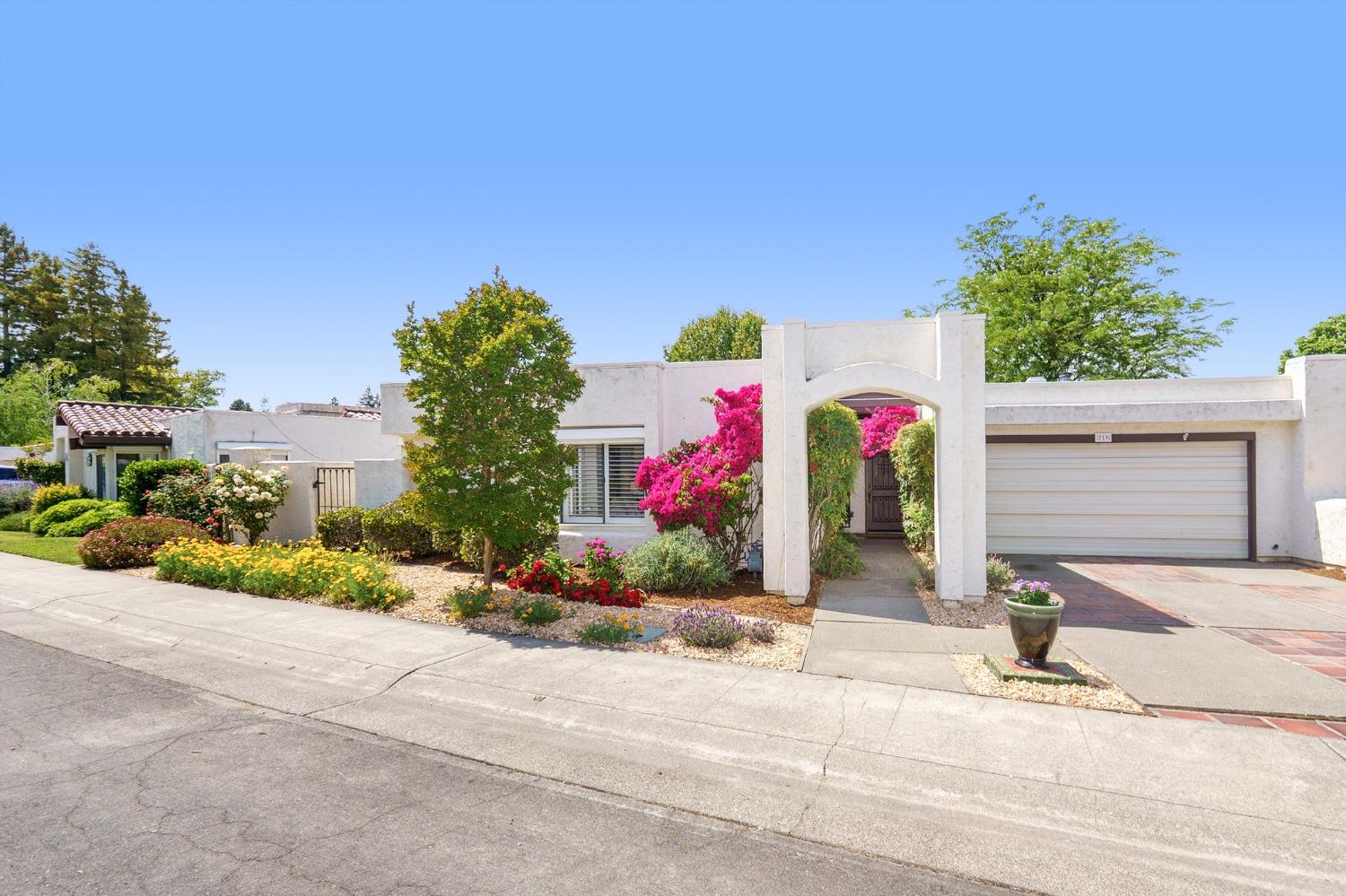 Thumbnail for 719 Lake Terrace Cir, Davis, CA 95616