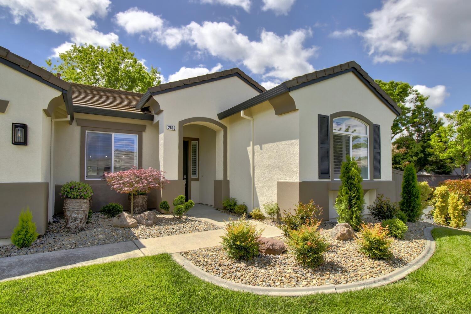 Detail Gallery Image 2 of 85 For 2500 Emerald Lake, Elk Grove,  CA 95758 - 2 Beds | 2 Baths