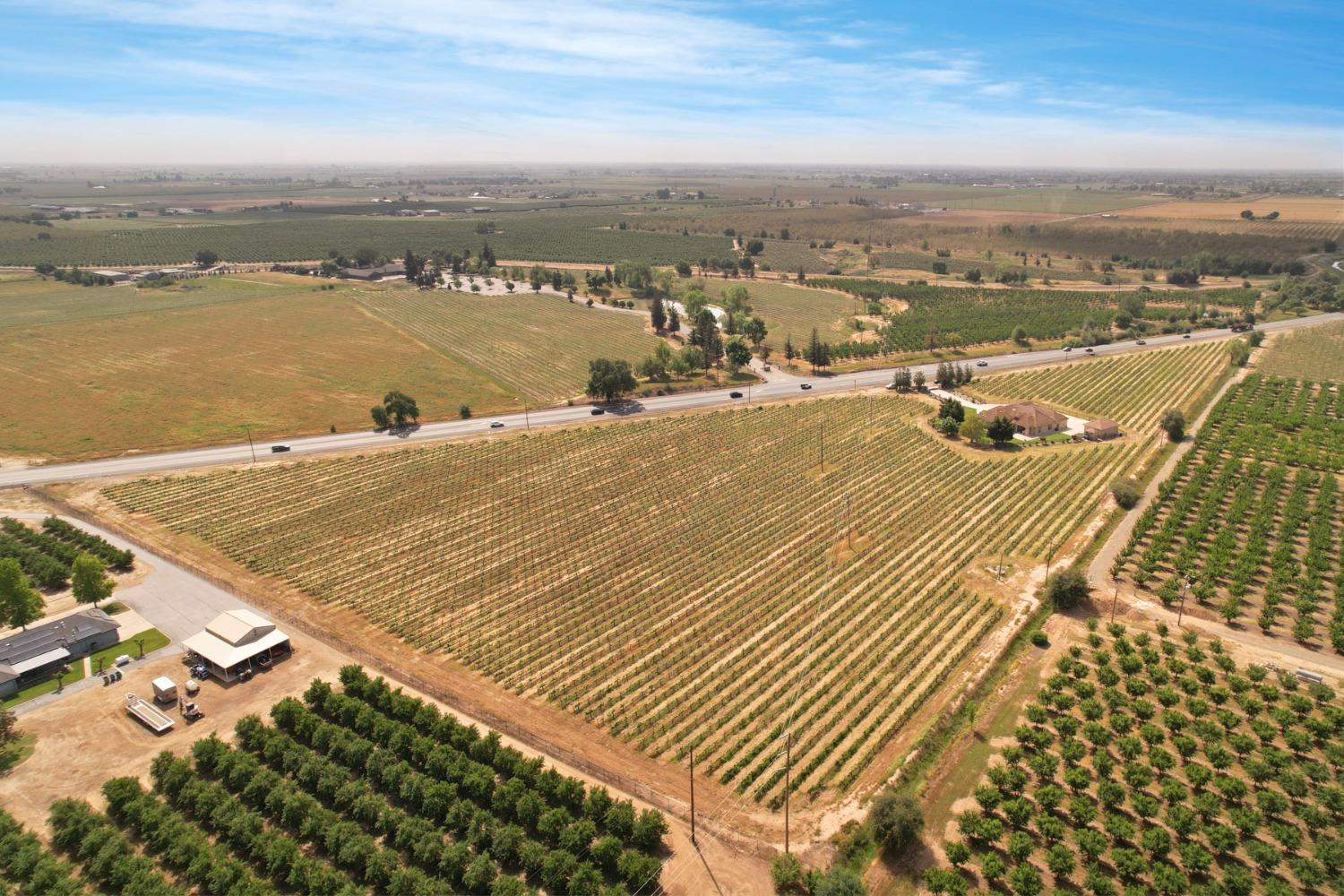 Detail Gallery Image 6 of 82 For 16355 N Highway 88, Lodi,  CA 95240 - 5 Beds | 4 Baths