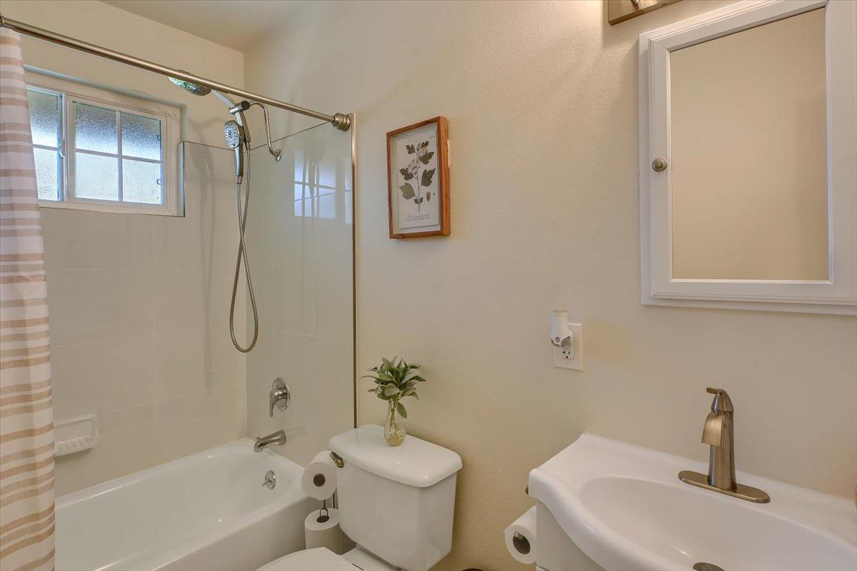 Detail Gallery Image 13 of 42 For 5401 Norway Dr, Orangevale,  CA 95662 - 4 Beds | 2 Baths