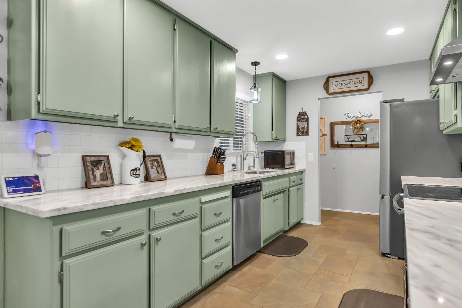 Detail Gallery Image 14 of 81 For 12184 Clay Station Rd, Herald,  CA 95638 - 3 Beds | 2 Baths