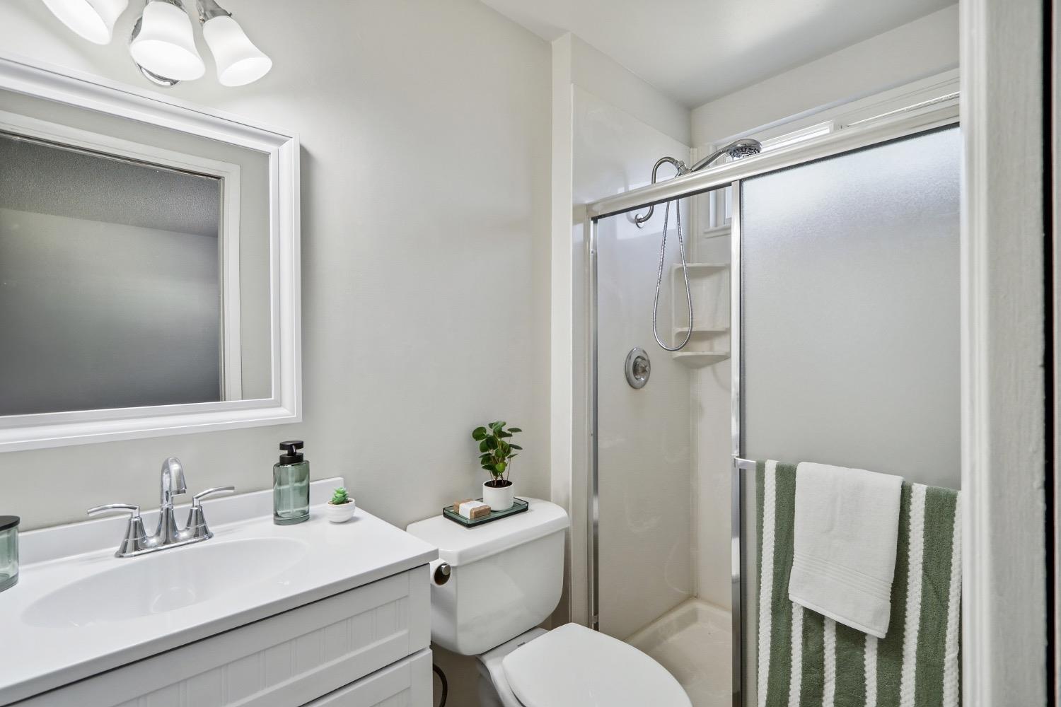 Detail Gallery Image 28 of 44 For 9101 La Riviera Dr, Sacramento,  CA 95826 - 4 Beds | 2 Baths