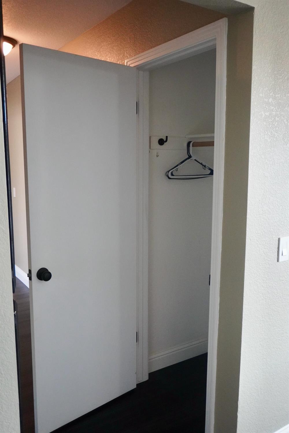 property-img