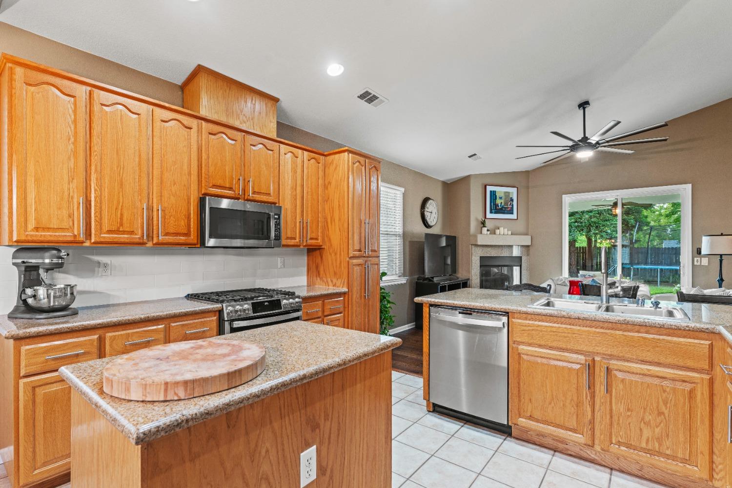 Portside Circle, Roseville, California image 7