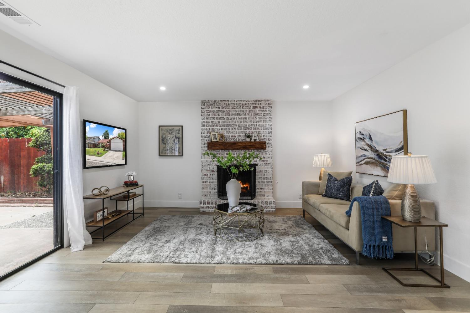 Oakhurst Way, Stockton, California image 8