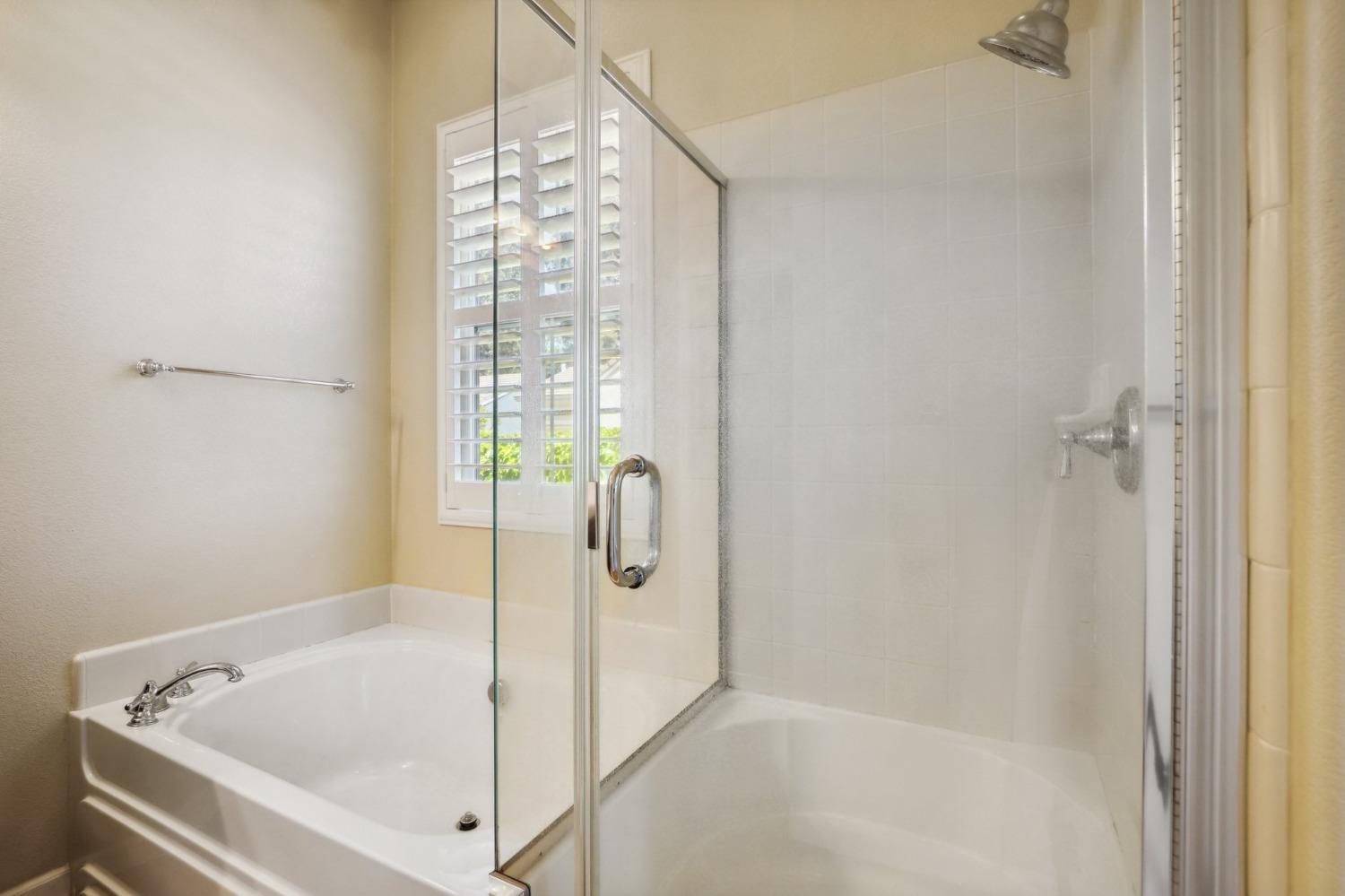 Detail Gallery Image 32 of 41 For 8040 Linda Isle Ln, Sacramento,  CA 95831 - 3 Beds | 2 Baths