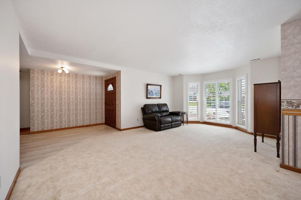 Sidesaddle Way, Roseville, California image 9
