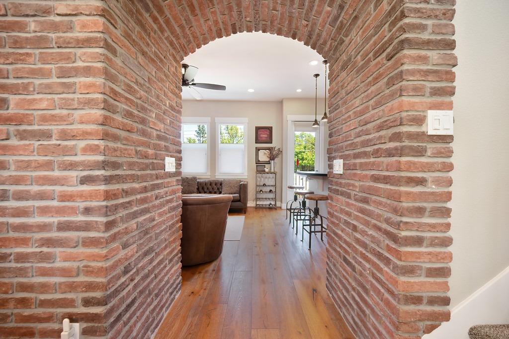 Crocker Drive, Sacramento, California image 18