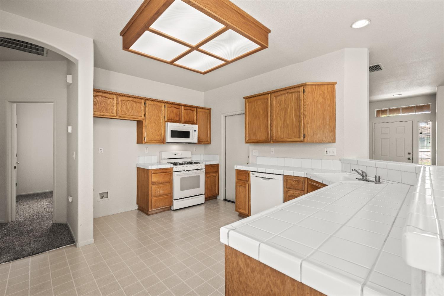Detail Gallery Image 12 of 29 For 9394 Bennoel Way, Elk Grove,  CA 95758 - 3 Beds | 2 Baths