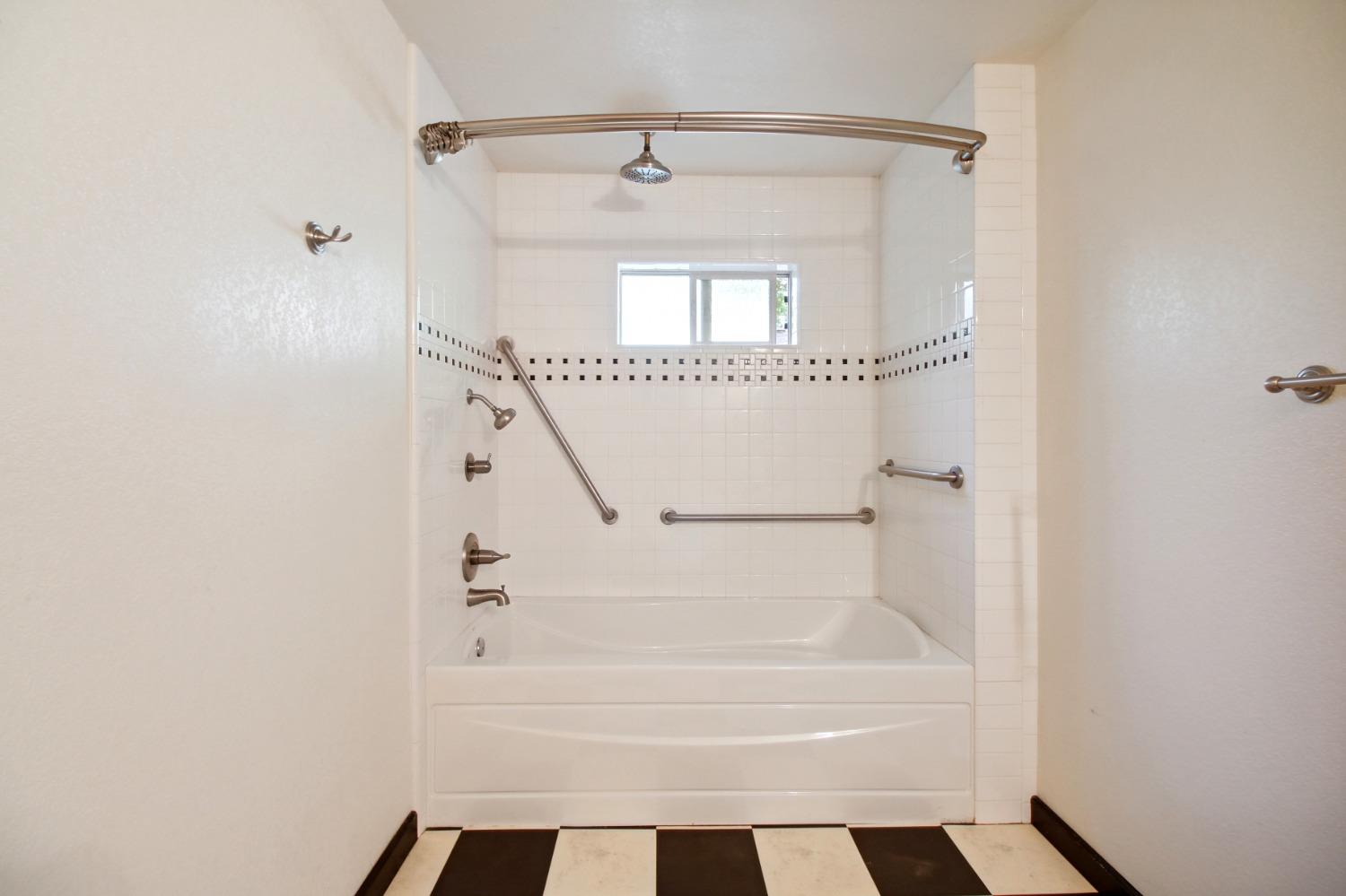 Detail Gallery Image 42 of 57 For 915 Eureka Ave, Davis,  CA 95616 - 6 Beds | 5 Baths