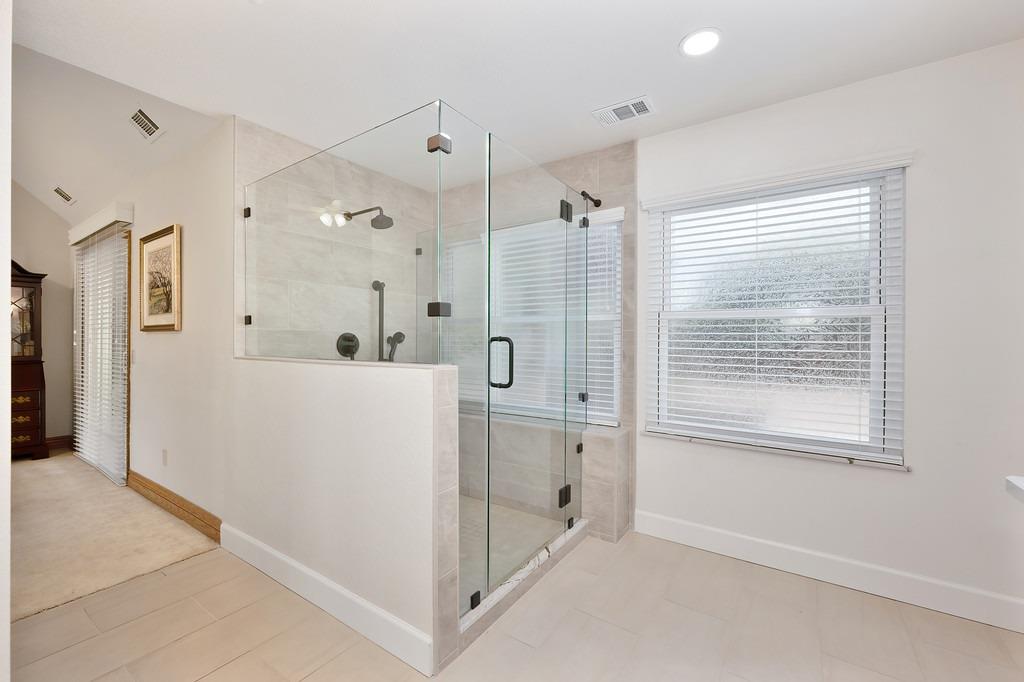 Sidesaddle Way, Roseville, California image 36