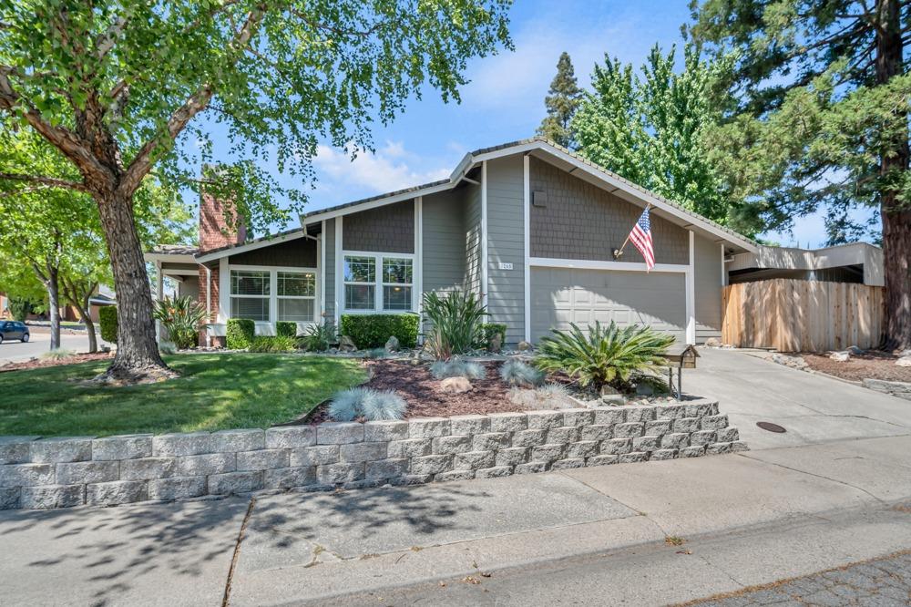Detail Gallery Image 1 of 1 For 8265 Woodlake Hills Dr, Orangevale,  CA 95662 - 3 Beds | 2 Baths