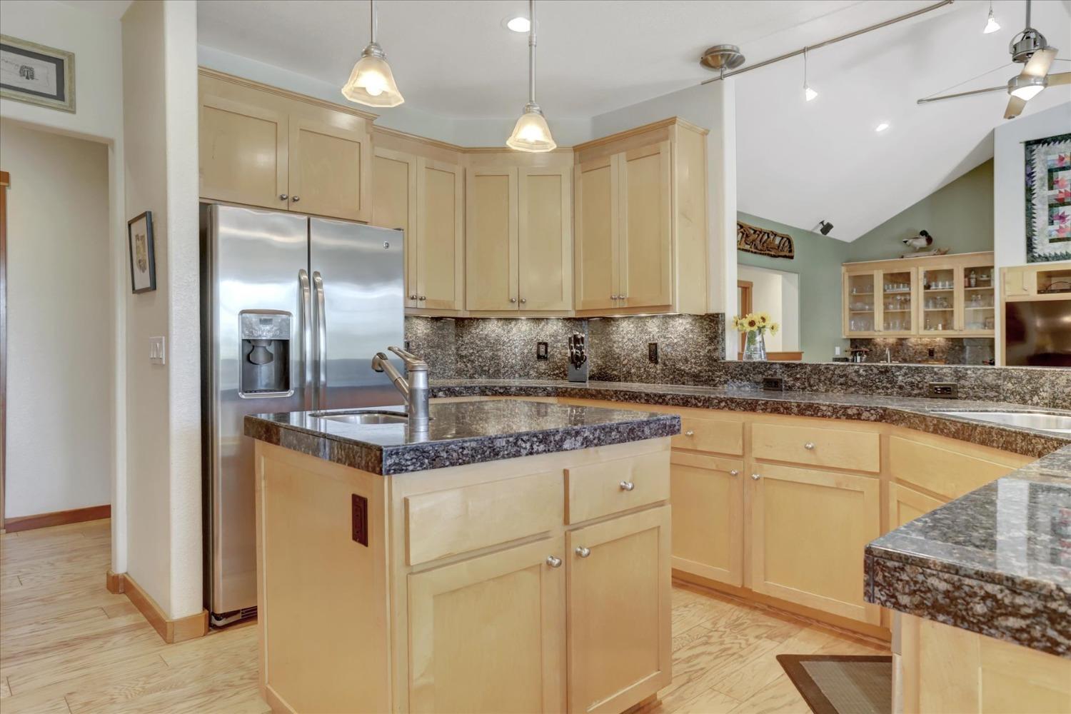 Detail Gallery Image 12 of 80 For 12673 Hoppy Hollow Rd, Grass Valley,  CA 95945 - 4 Beds | 3/1 Baths