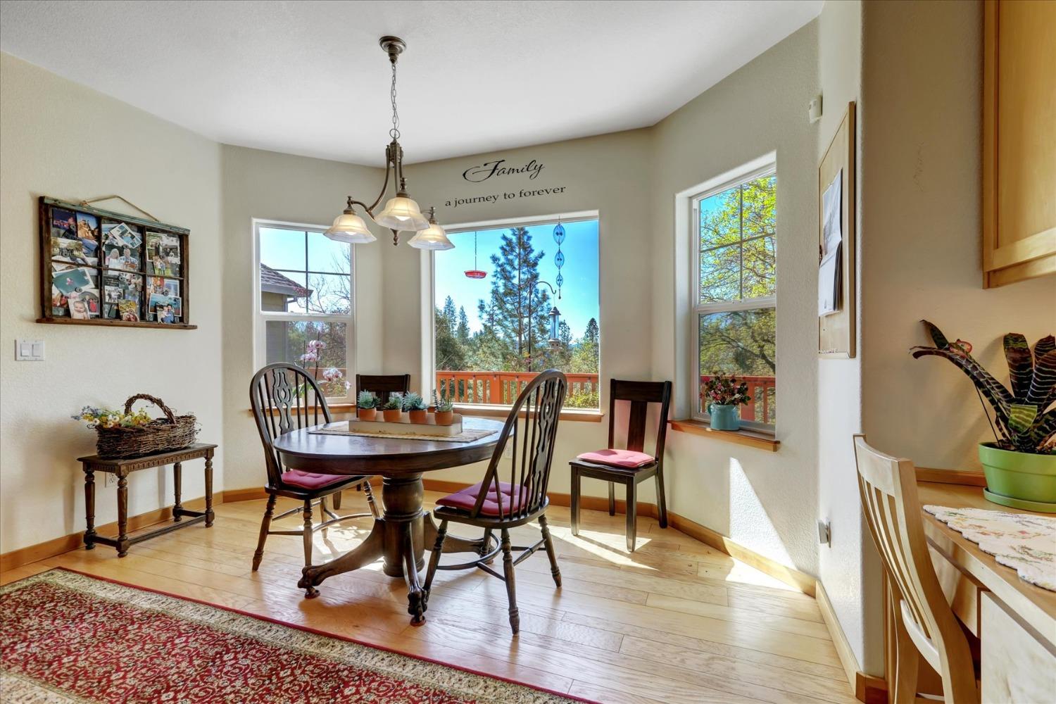 Detail Gallery Image 8 of 80 For 12673 Hoppy Hollow Rd, Grass Valley,  CA 95945 - 4 Beds | 3/1 Baths