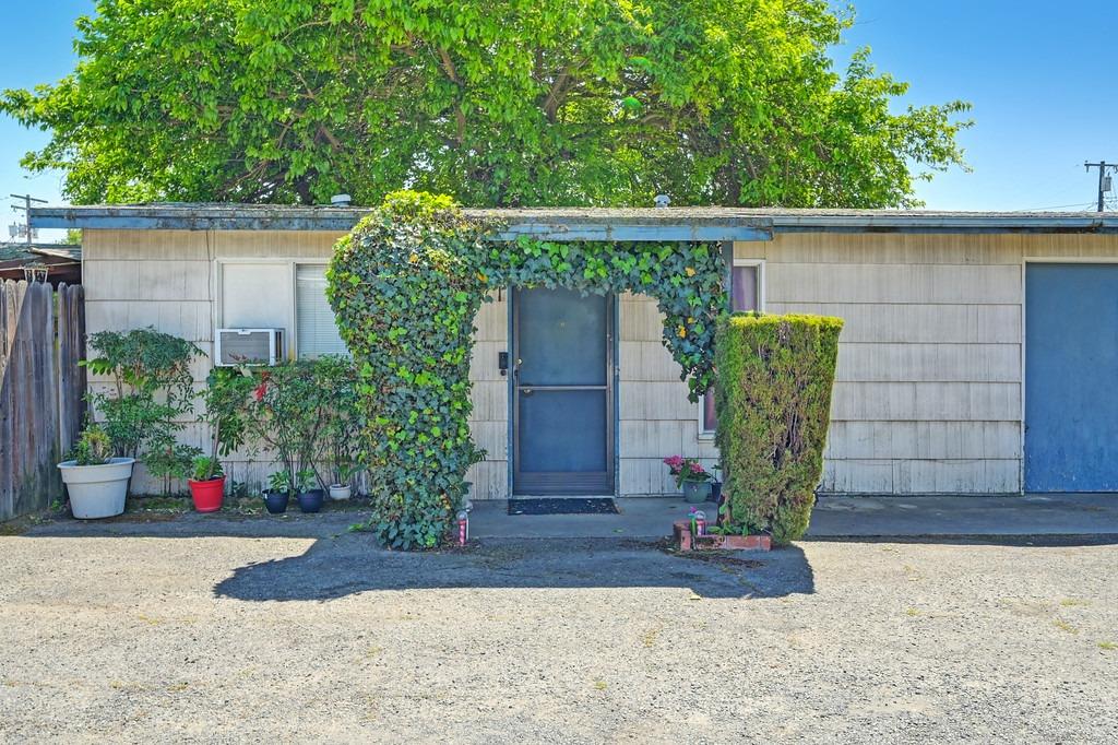 Detail Gallery Image 5 of 34 For 2730 Connie Dr, Sacramento,  CA 95815 - – Beds | – Baths