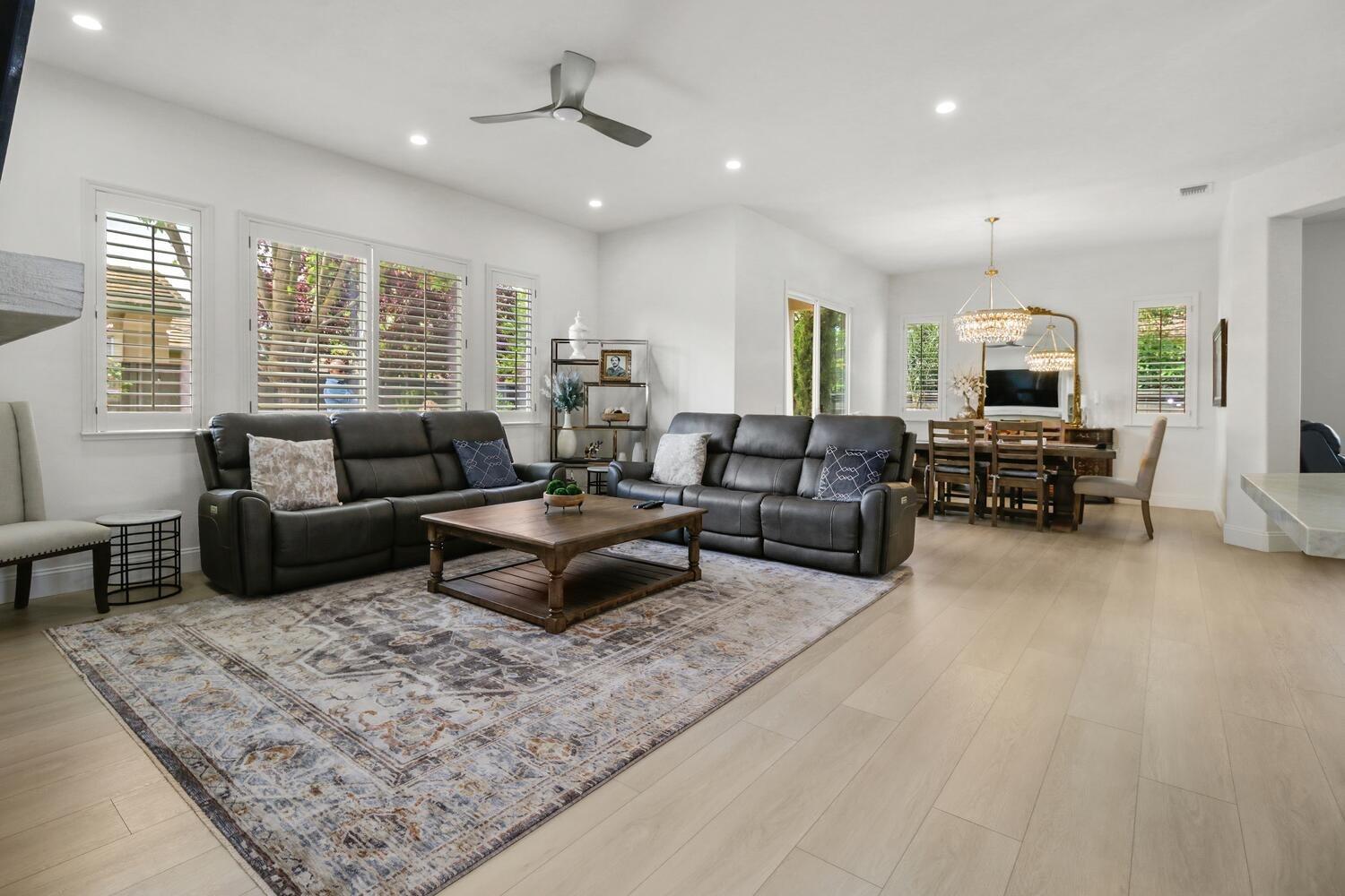 Detail Gallery Image 16 of 85 For 2500 Emerald Lake, Elk Grove,  CA 95758 - 2 Beds | 2 Baths